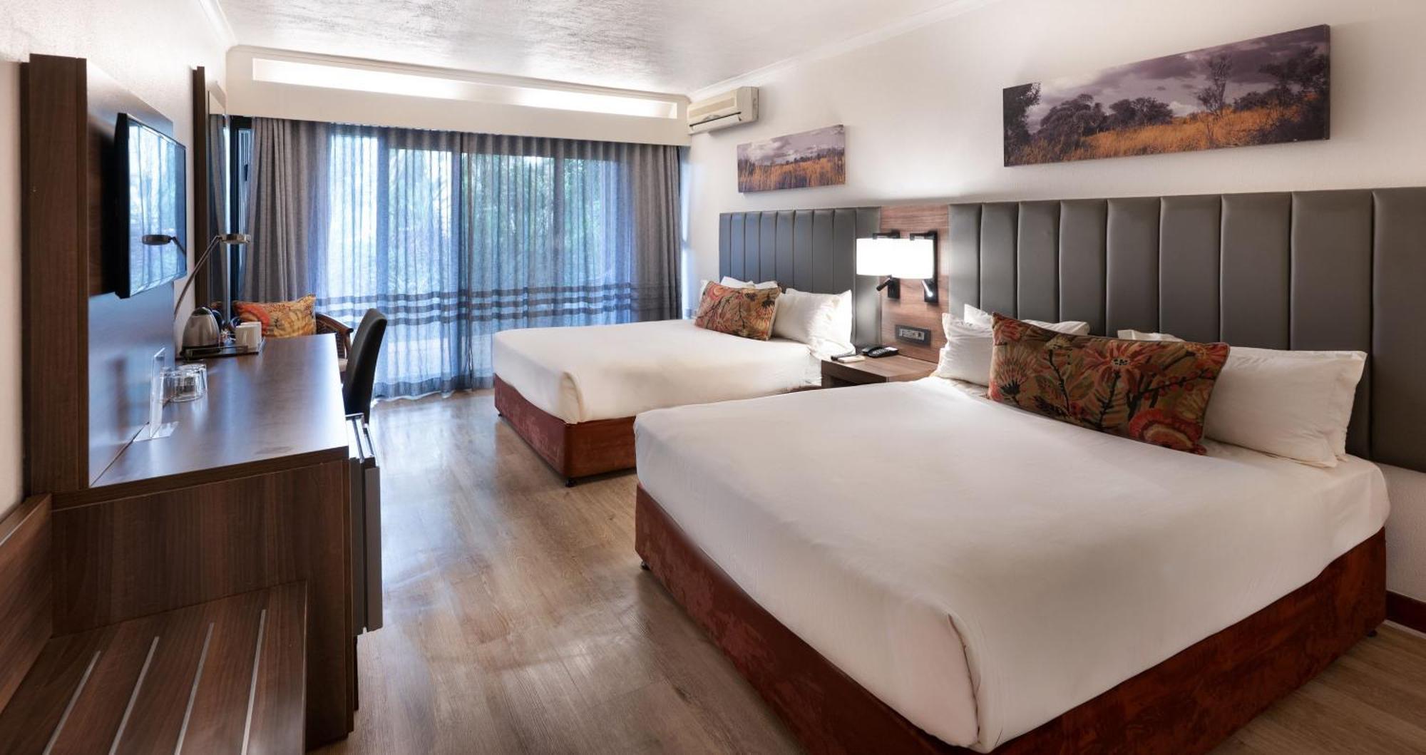 Anew Hotel Хлухлуве Экстерьер фото